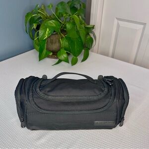 Briggs & Riley Black Executive Toiletry Bag
